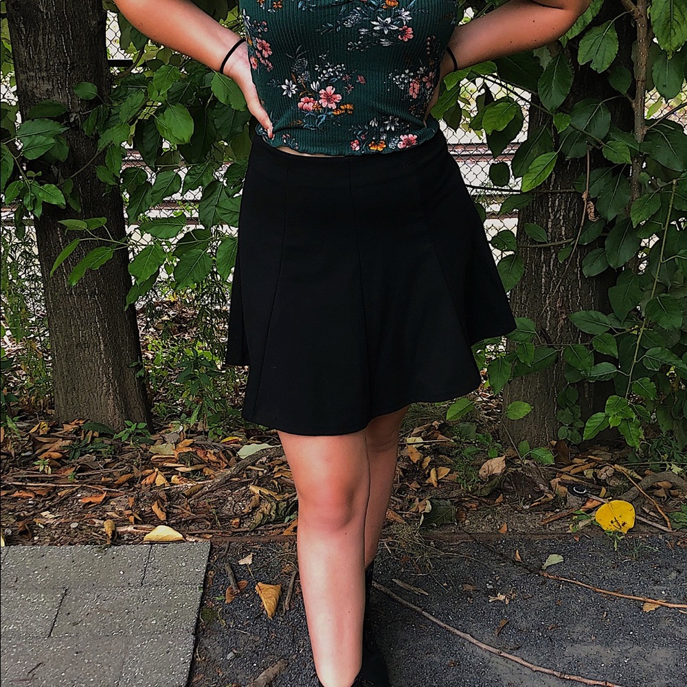 Forever 21 Chic Skater Skirt Medium